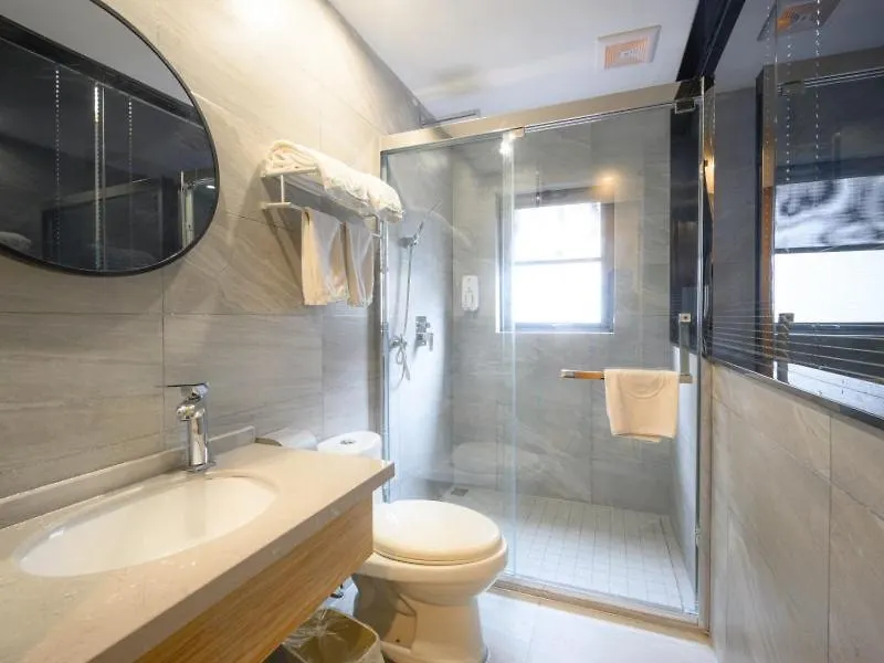 Greentree Inn Henan Kaifeng Gulou Square Express Hotel
