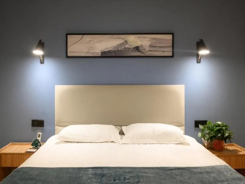 Greentree Inn Henan Kaifeng Gulou Square Express Hotel