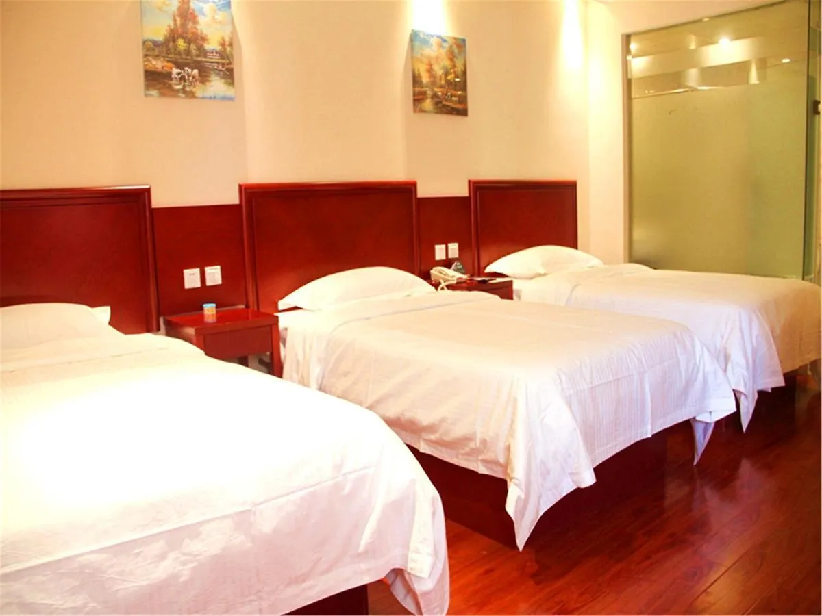 Greentree Inn Henan Kaifeng Gulou Square Express Hotel 3*,