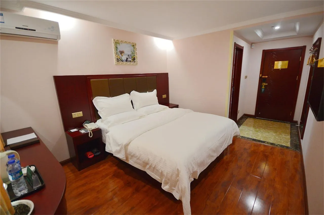 Greentree Inn Henan Kaifeng Gulou Square Express Hotel