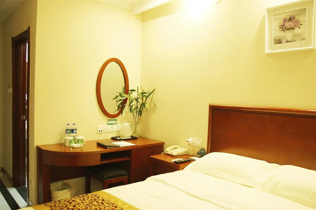 Greentree Inn Henan Kaifeng Gulou Square Express Hotel 3*,  Chine