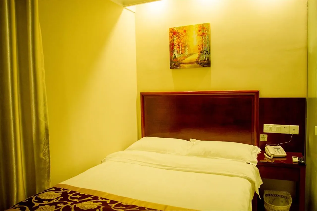 Greentree Inn Henan Kaifeng Gulou Square Express Hotel 3*,  Chine